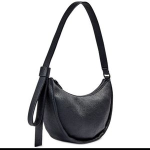 No Boundaries Women's Contemporary Half Moon Black